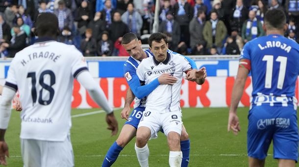 Foto de archivo del último derbi entre Alavés y Real Sociedad