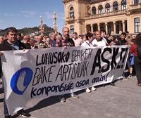 Varios cientos de personas piden en San Sebastián la absolución de Molle y Etcheverry