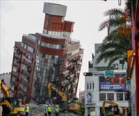 Continúan las labores de rescate de cerca de 150 personas tras el terremoto de Taiwán
