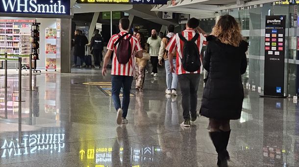 Los aficionados que volarán a Marrakech. Foto: Radio Euskadi