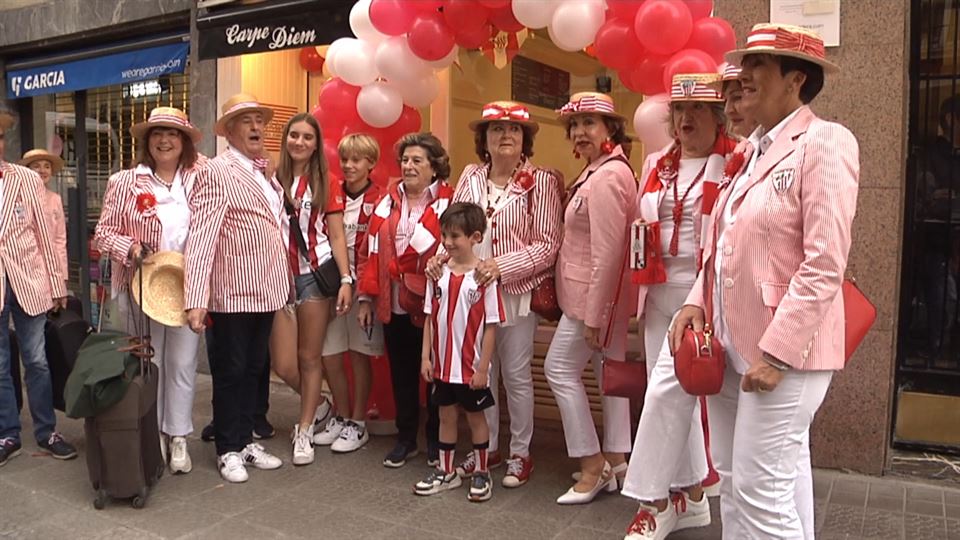 Afición rojiblanca en Sevilla. EITB Media