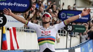 Van der Poelek bigarren garaipena lortu du jarraian Paris-Roubaixen