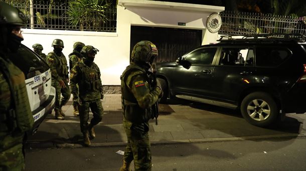 The OAS calls two emergency meetings on Tuesday and Wednesday due to the crisis between Ecuador and Mexico