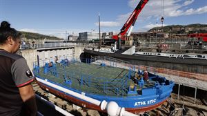 Espainiako Gobernuak 15 ontzi, 100 agente, helikoptero bat eta itsaspeko drone bat erabiliko ditu gabarrarako