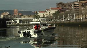 Gabarra lagunduko duen segurtasun dispositiboa ezagutu dugu uretatik