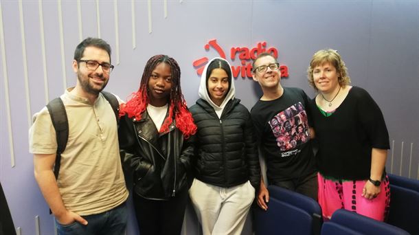 Educadores de calle en Vitoria-Gasteiz con Helen  Owusu  y Noor  Baracatu