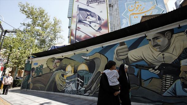 Mural contra Israel en Irán. Foto: EFE