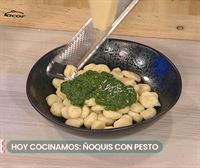 Últimos toques a la receta de Aitana Ávila: ñoquis con pesto caseros