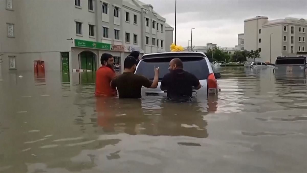 Inundaciones en Dubái. Imagen obtenida de un vídeo de Agencias.
