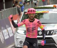 Simon Carrek irabazi du Alpeetako Tourraren etapa nagusia, bakarka, eta Juanpe Lopezek lider jarraitzen du