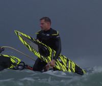 El surfista Sebastian Steudtner, a falta de confirmación, ha surfeado la ola más grande la historia