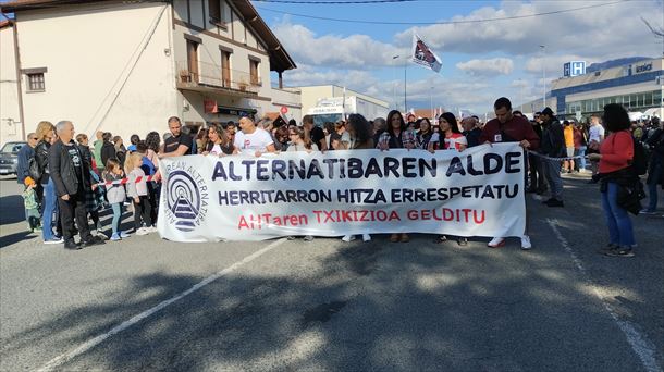 Pancarta de la manifestación. Foto: @raqandu
