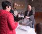 Andoni Ortuzar acude a su colegio electoral en Abanto-Zierbena