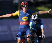 Thibau Nys saca la victoria de etapa y el liderato de una gran fuga en el Tour de Romandia