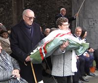 Una ofrenda floral y una misa recuerda a las víctimas del bombardeo de Gernika, y a las de Ucrania y Gaza