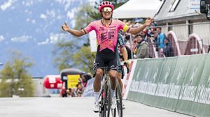 Carapaz nagusitu da Romandiako Tourreko laugarren etapan eta Carlos Rodriguezek jantzi du liderraren elastikoa