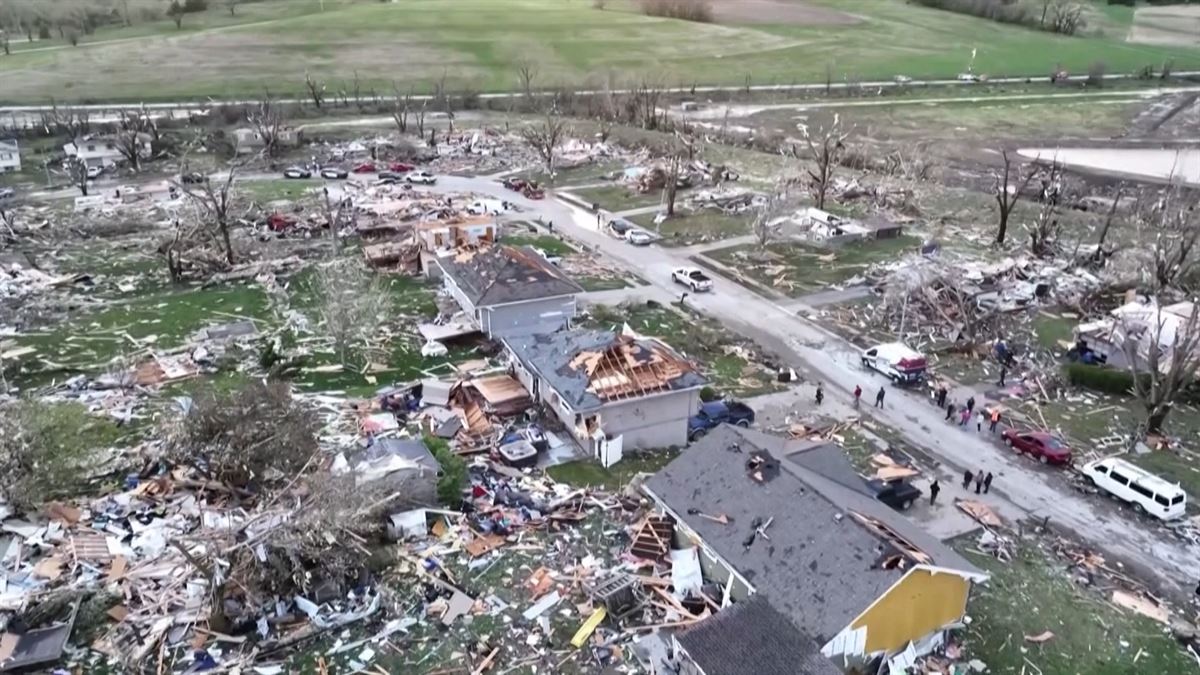 Tornados azotan parte de Nebraska y dejan tres heridos y grandes daños materiales