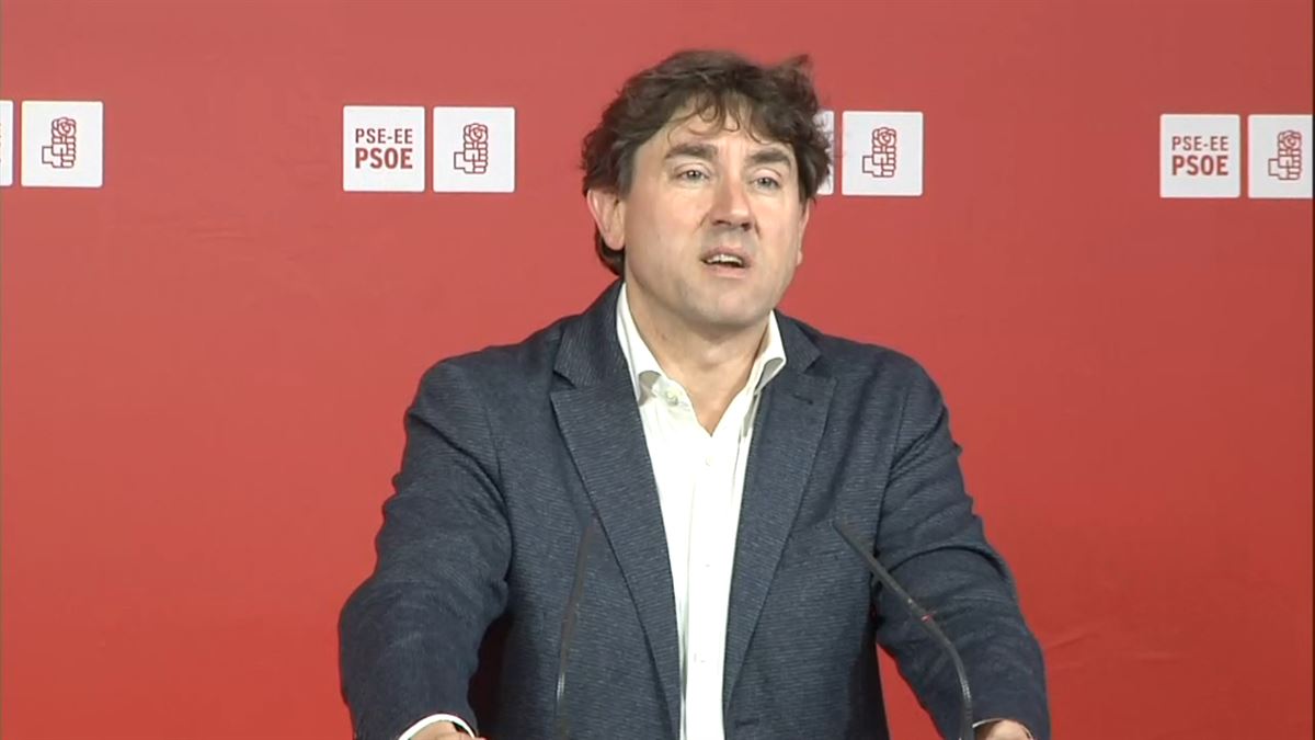 Eneko Andueza: ''La estabilidad de Euskadi se ve reforzada por la decisión de Sánchez''