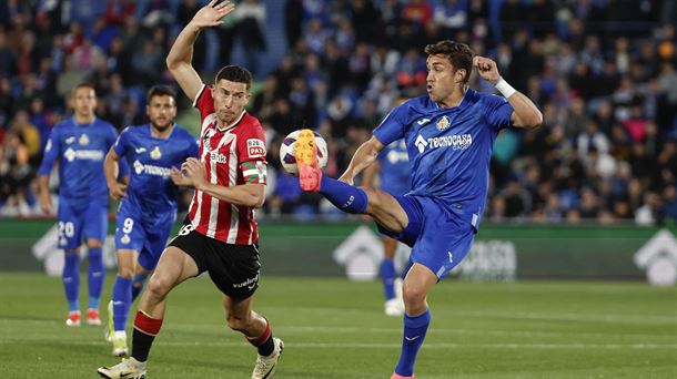 De Marcos, ante el Getafe, durante la pasada temporada. Foto: EFE