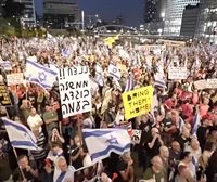 Milaka israeldarrek su-etenerako akordioa eskatu diote Netanyahuri bahituak aske gera daitezen