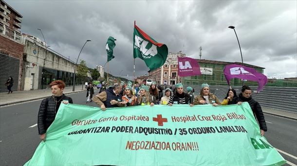 Protesta de los trabajadores del Hospital Cruz Roja de Bilbao. Imagen: ELA