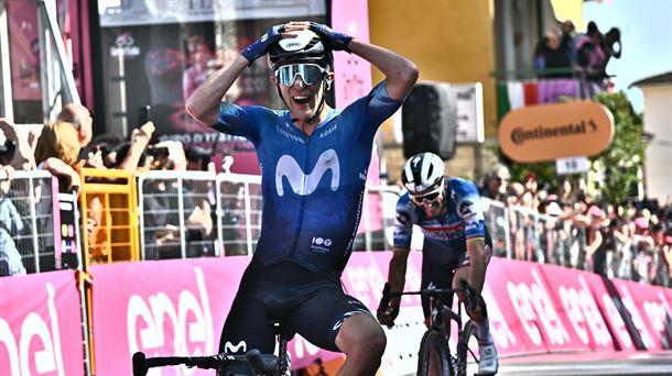 Pelayo Sánchez parece no creerse su merecida victoria, en la sexta etapa del Giro. Foto: EFE. 