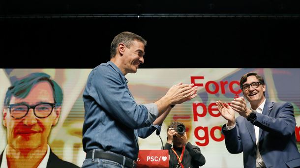 Pedro Sánchez junto a Illa este jueves en campaña. Foto: EFE