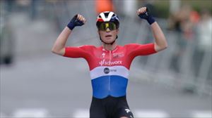 Vollering se exhibe en la última etapa y gana la Itzulia 2024