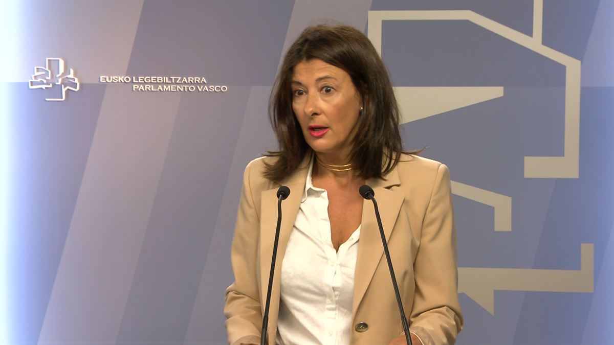 Laura Garrido esta mañana en comparecencia en el Parlamento Vasco