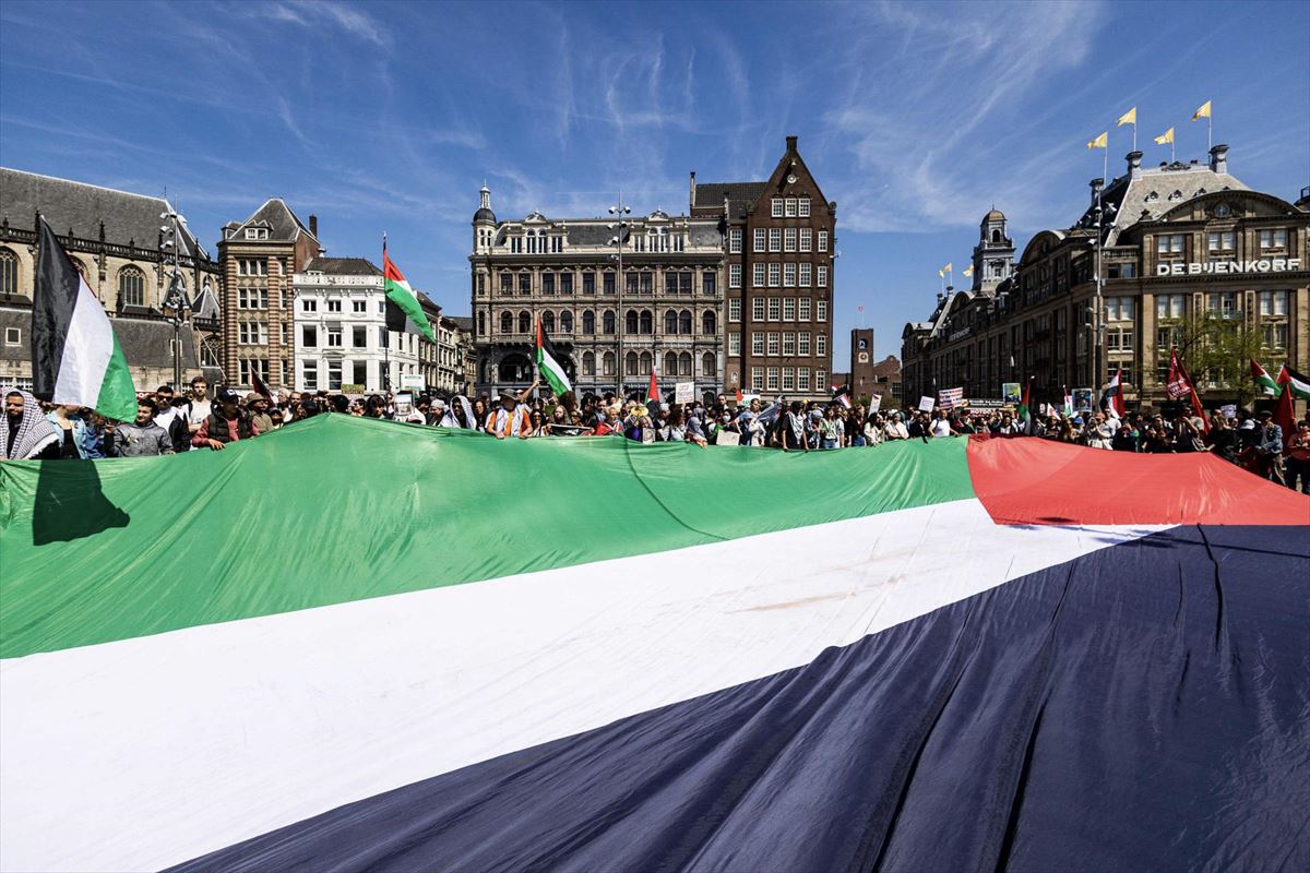 Palestinaren aldeko protesta Amsterdamen (Herbehereak). Argazkia: EFE