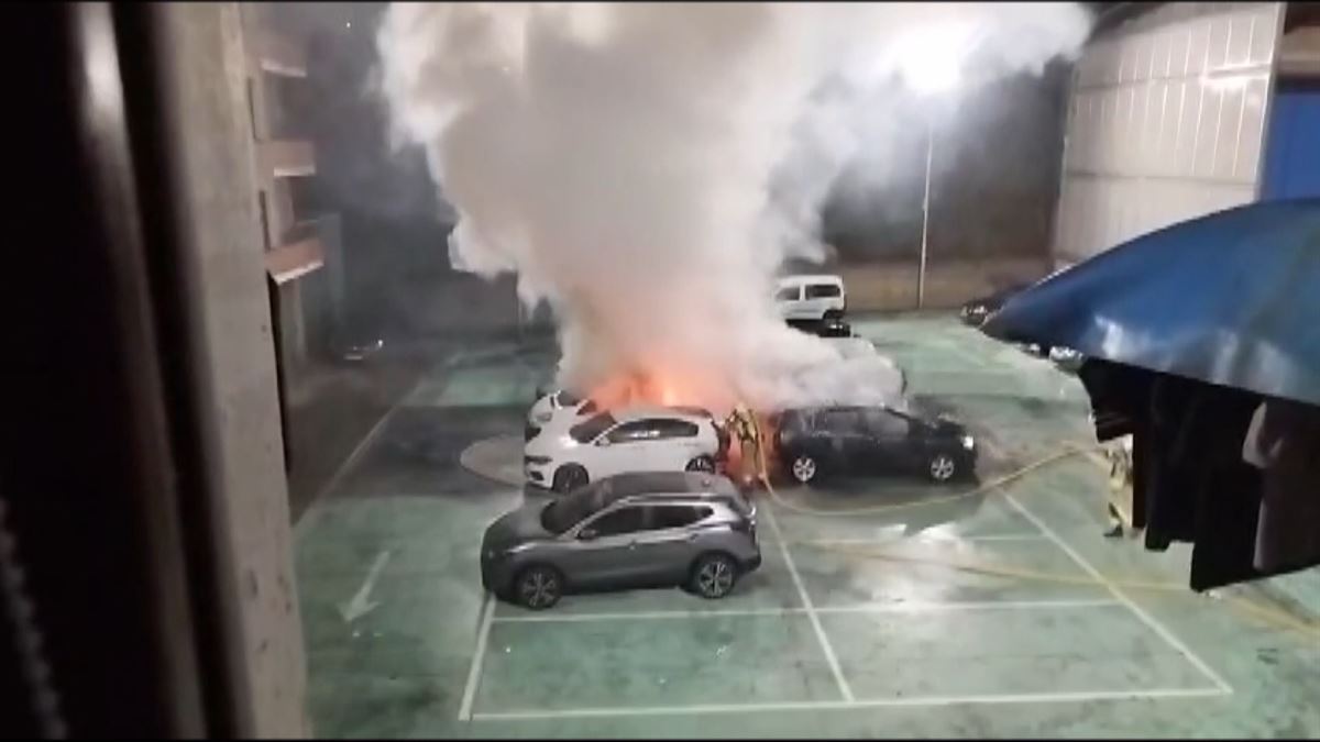 Incendio en Ugao-Miraballes. Imagen obtenida de un vídeo de EITB Media.