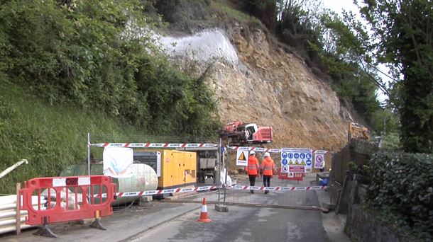 Trabajos en la carretera a Higer. 