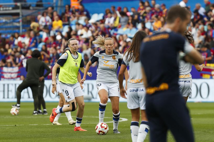 Ambiente previo al partido. Foto: EFE