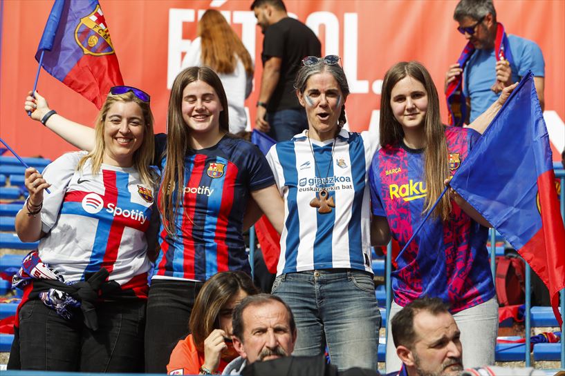 Ambiente previo al partido. Foto: EFE