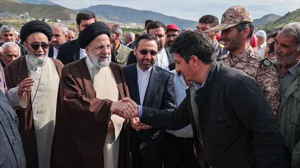 Ebrahim Raisi en la inauguración en la que ha participado antes del accidente. Foto: EFE