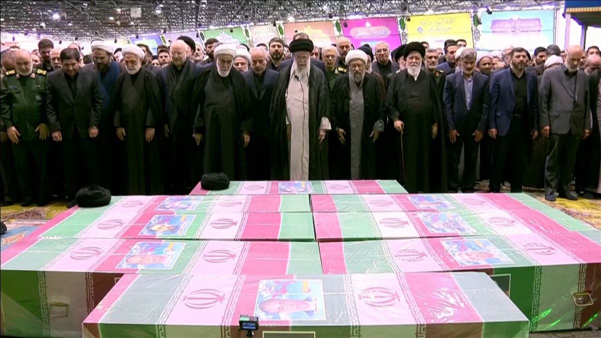 Funeral en Teherán. Imagen obtenida de un vídeo de Agencias. 