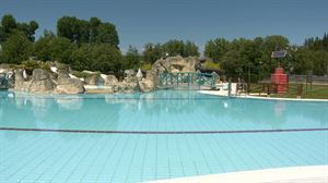 Gasteizko igerilekuak ateak ireki dituzte dagoeneko