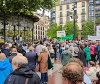 Cientos de personas suman a la convocatoria de Donostia Defendatuz por un modelo e ciudad habitable
