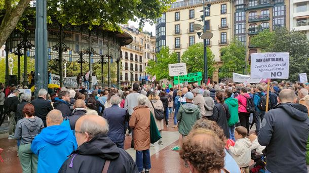 Gaurko manifestazioaren amaiera, Bulevarrean. EITB Media. 