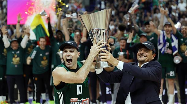 Ataman y Sloukas levantan el trofeo