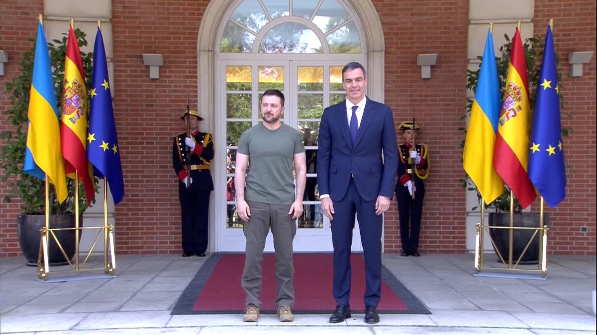 Zelenski y Sánchez. Imagen obtenida de un vídeo de Agencia.