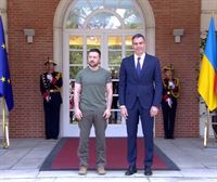 Pedro Sánchez recibe a Volodímir Zelenski en el Palacio de la Moncloa