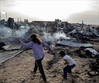 Mueren 50 personas en un nuevo ataque israelí a un campo de refugiados en Ráfah, calificada de zona segura