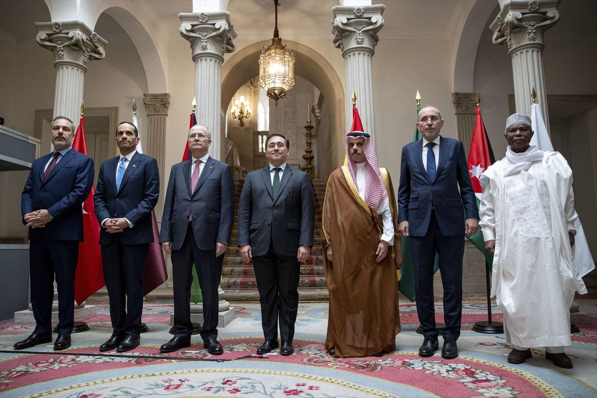 Albares con los ministros de países de la Organización para la Cooperación Islámica.