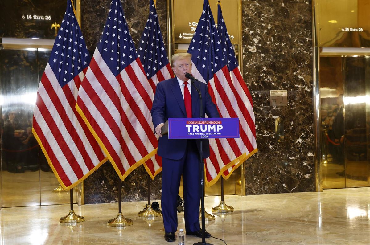 Donald Trump AEBko presidente ohia New Yorkeko Trump Dorrean. Argazkia: EFE