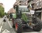 Centenares de personas y unos cincuenta tractores se manifiestan por las calles de Vitoria-Gasteiz