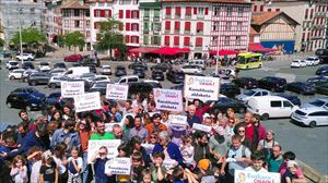 Iparralde se moviliza a favor de los derechos lingüísticos y en contra de los ataques al euskera