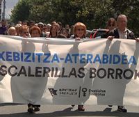 Manifestación en Pasaia contra los desahucios de 12 familias