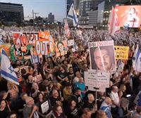 Manifestazio jendetsuak izan dira berriro Tel Aviven, Hamaseko bahituak aske utz ditzaten eskatzeko