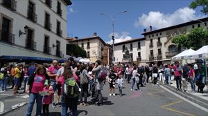 Miles de personas aúnan fuerzas en Ordizia para empoderar a la Escuela Pública Vasca y reconocer su labor